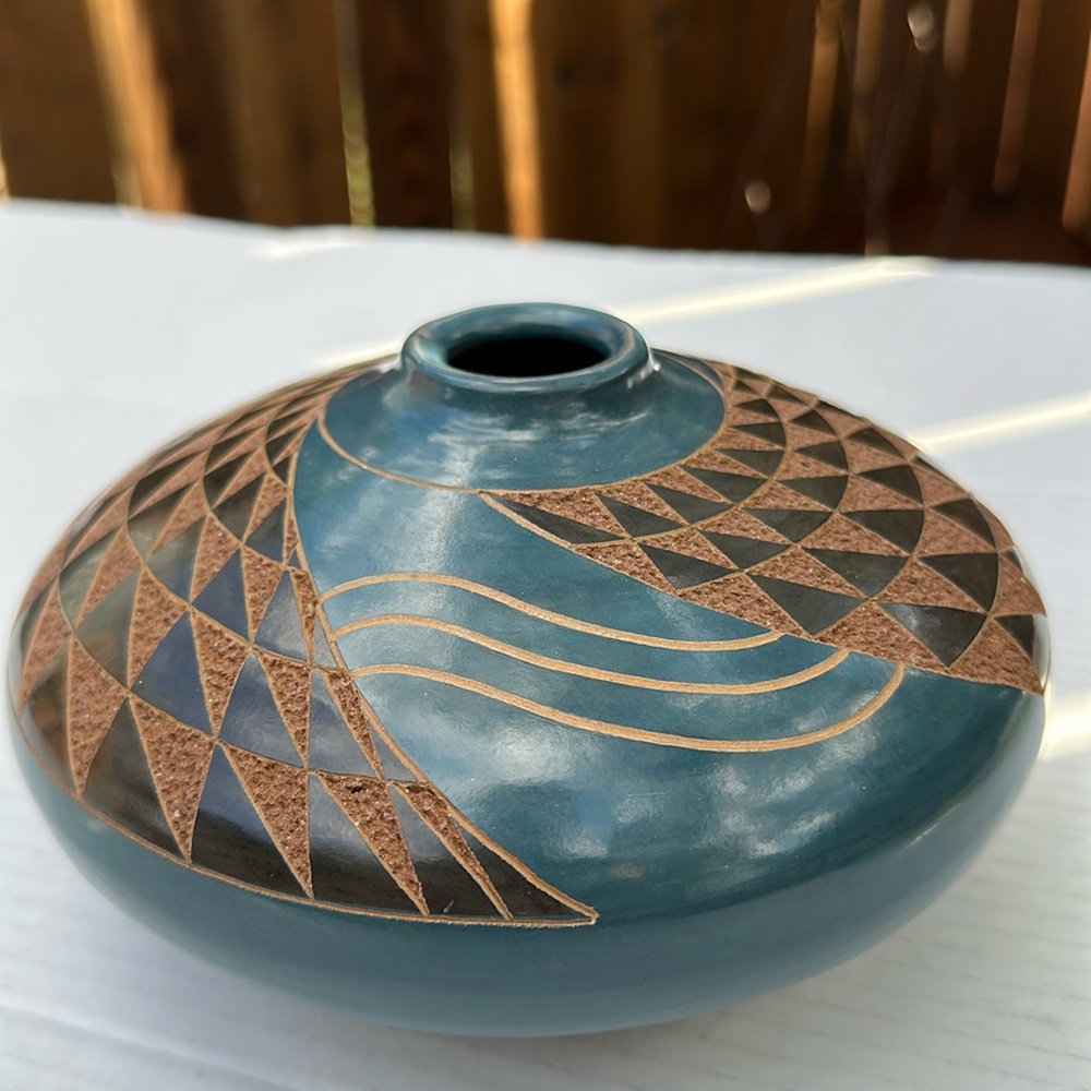 San Juan De Oriente Heliberto Bracamonte Pottery Vase